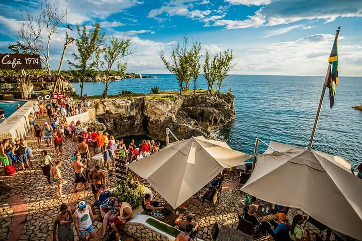 Discover Jamaica's Negril: Beaches and Cliffside Thrills