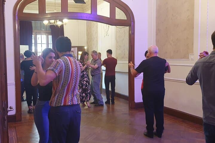 Private Tango Lessons in Buenos Aires: Learn from International Instructors photo 5