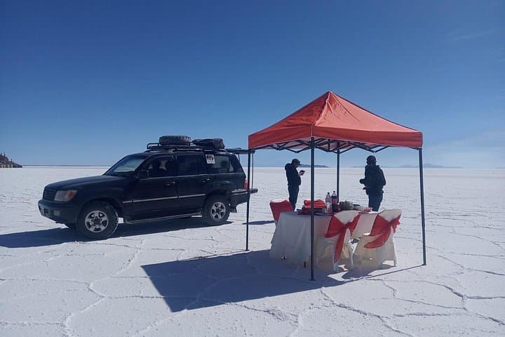 3-Day Uyuni Salt Flats Adventure: Salar de Uyuni, Laguna Colorada & Sol de Mañana photo 2