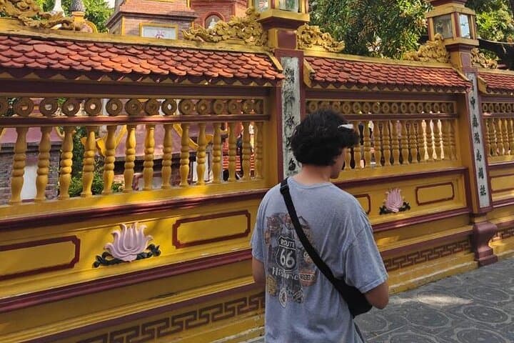 Full-Day Hanoi Cycling Tour: Old Quarter, Pagodas & Historical Sites photo 2