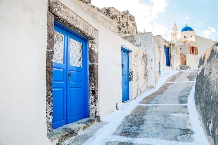 Explore Santorini's Spectacular Sights on a Personal Tour