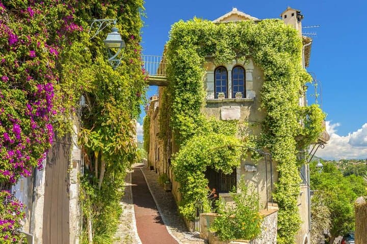 Countryside Day Trip from Nice: Perfume, Glassblowers & Medieval Villages photo 6