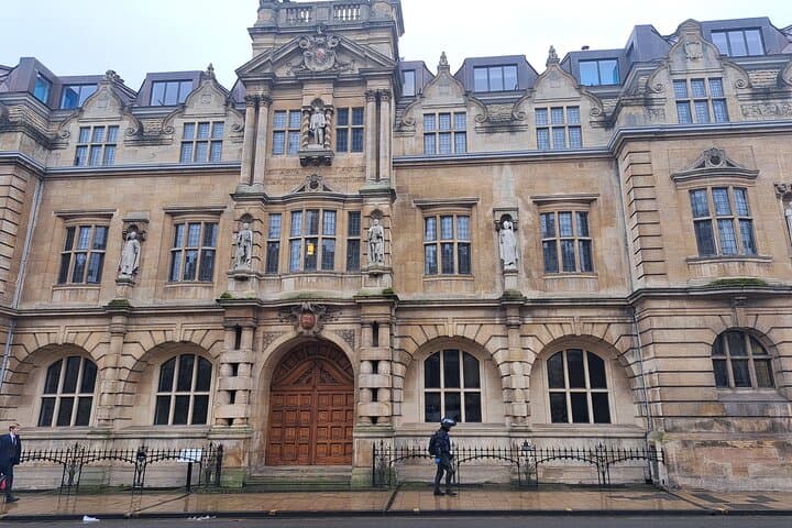 Solve the Watch Thief: Self-Guided Oxford Mystery Quest Walk photo 3