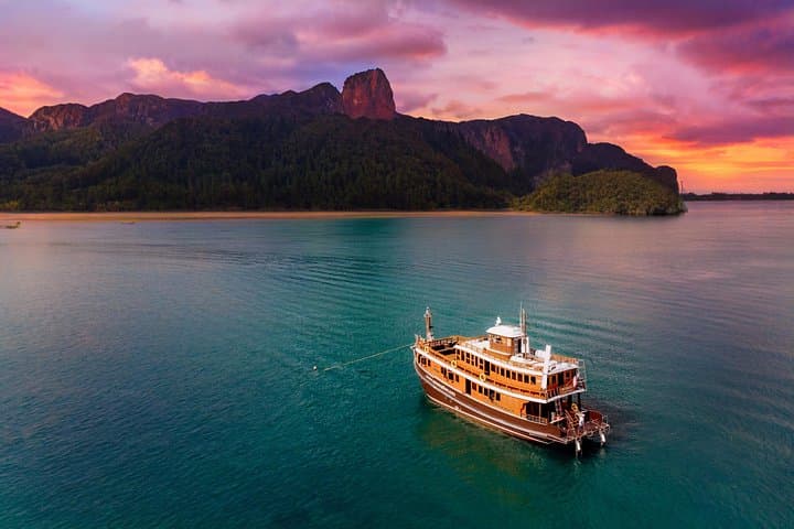 M/Y Lalida Sunset Dinner Cruise: Railay Cliffs, Poda & Phra Nang Snorkel