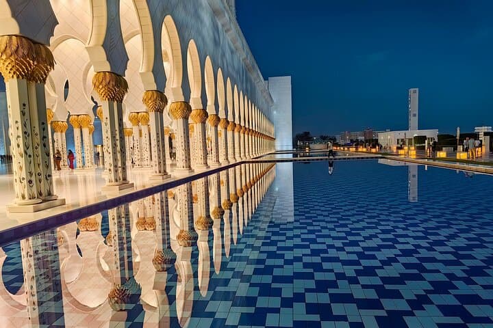 Sunset Silhouettes: Sheikh Zayed Grand Mosque Evening Tour from Dubai photo 2
