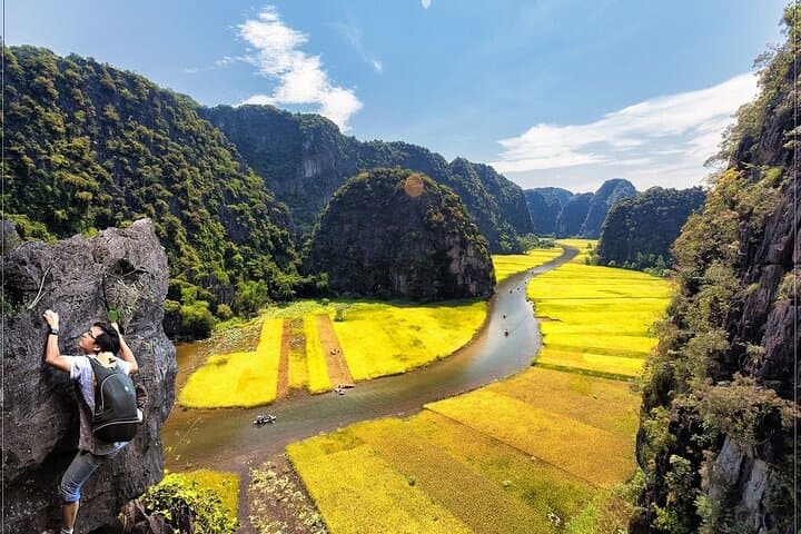 One-Day Ninh Binh: Tam Coc, Mua Cave & Countryside Cycling