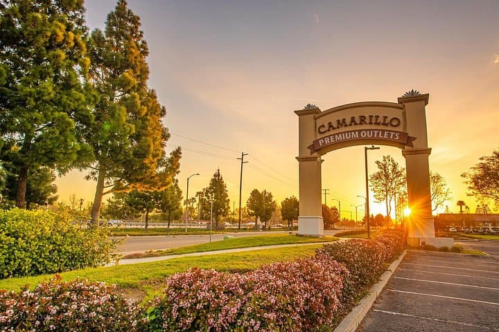 Day Trip to Camarillo Premium Outlets: Private Shopping Transfer from Los Angeles