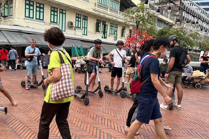 Bangkok Classic E-Scooter & Bike Trip: Old Town Highlights Tour photo 3