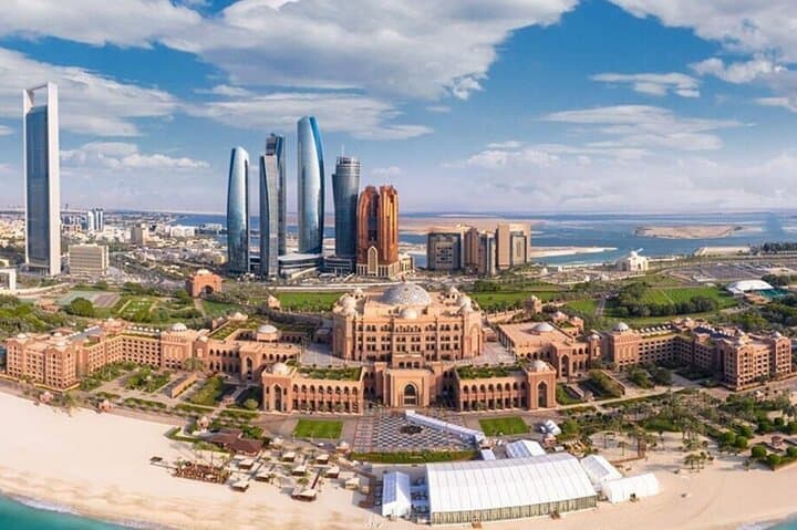 Abu Dhabi Day Trip: Sheikh Zayed Mosque, Etihad Towers & Emirates Palace by SUV