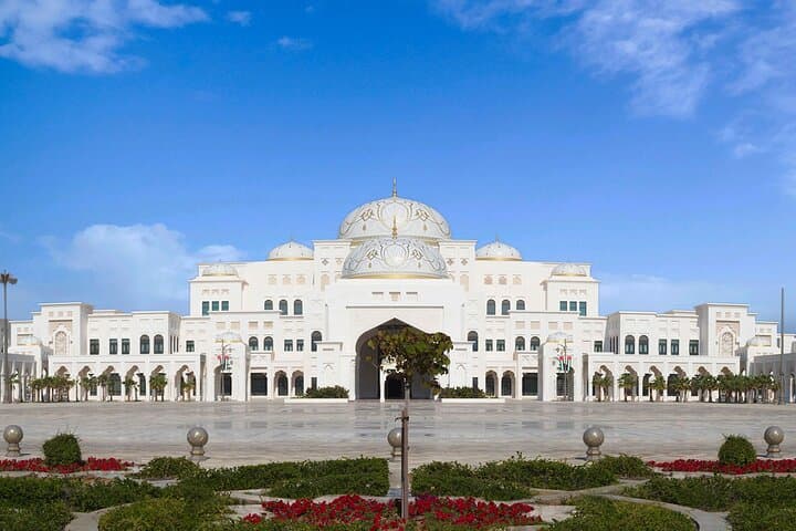 Abu Dhabi Day Trip: Sheikh Zayed Mosque, Etihad Towers & Emirates Palace by SUV photo 6