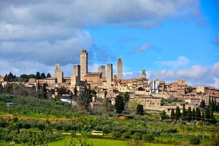 Siena to Pisa Scenic Transfer with San Gimignano & Chianti Wine Lunch photo 1