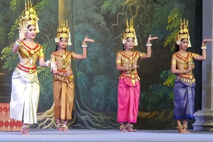 Apsara Dance Performance with Buffet Dinner and Siem Reap Hotel Pickup photo 3