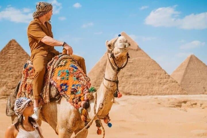 Day Trip from Hurghada to the Pyramids of Giza — Shared Tour (No Admission Included)