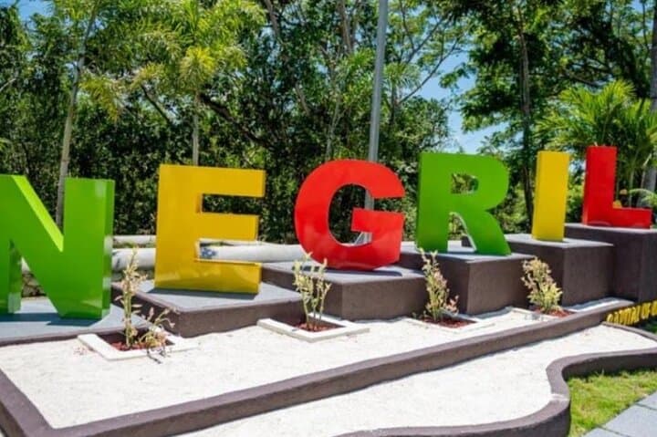 Discover Pure Bliss: Negril's 7 Mile Beach & Rick's Café Adventure photo 3