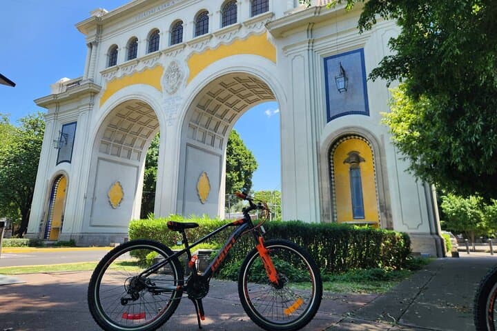 Explore Guadalajara by Bike: 3-Hour City Sights Bicycle Tour photo 5