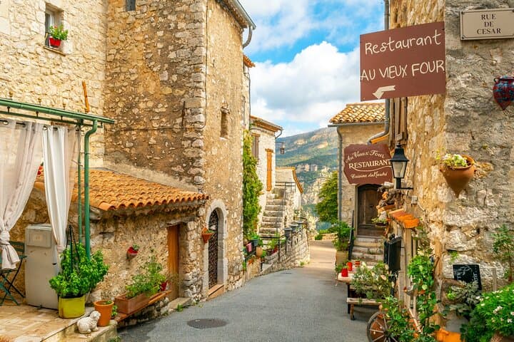 Provencal Countryside Private Tour: Waterfalls, Gourdon & Saint-Cassien Lake photo 3
