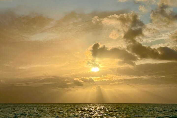 Private Sunset Cruise in Bora Bora: Champagne Lagoon at Dusk photo 6