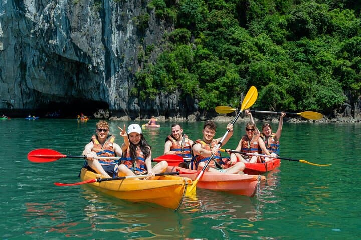 Overnight Amanda Deluxe Cruise in Ha Long Bay: 2-Day, 1-Night Luxury Escape photo 2