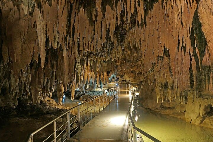 Gyokusendo Cave (Okinawa World) — Cave Okinawa Admission & Visitor Guide photo 3