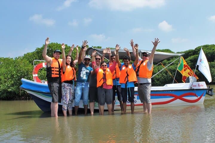 Negombo Lagoon Boat Ride: 90-Minute Wildlife & Birdwatching Tour photo 3