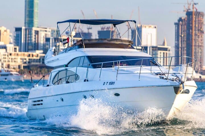 Private Dubai Yacht Cruise: Marina to Palm Luxury Charter photo 2