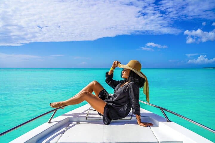 Private Saona Island Boat Tour with Snorkeling from Bayahibe photo 1