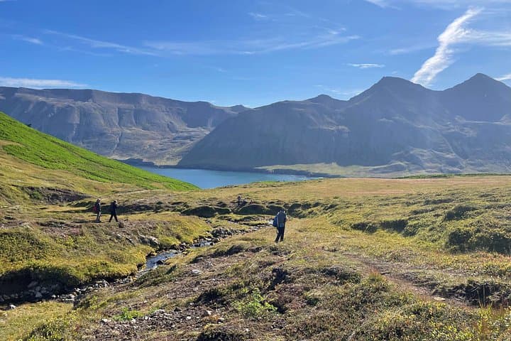Hvanneyrarskál Avalanche-Guard Hike above Siglufjörður — 200m Ascent, 2–2.5 hrs
