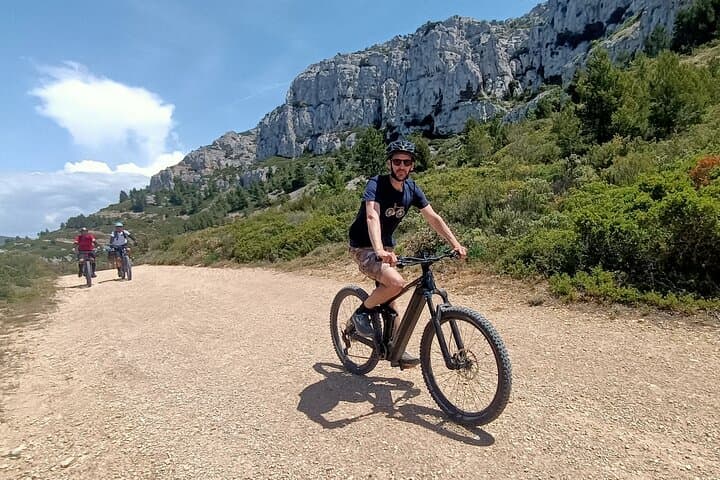Full-Day E‑Bike Adventure Through Calanques National Park from Marseille to Cassis