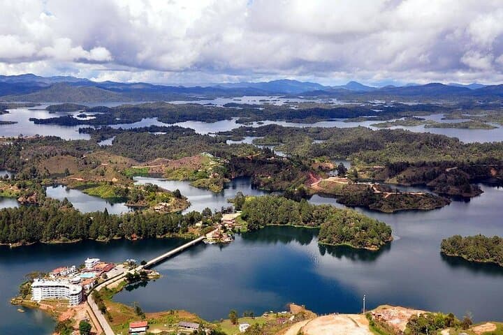 Guatapé & Piedra del Peñol: Private Full-Day Tour from Medellín photo 4