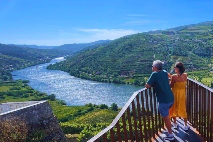 Douro 4x4 Off-Road: Private Day Trip from Porto with Deluxe Picnic & Wine Tasting
