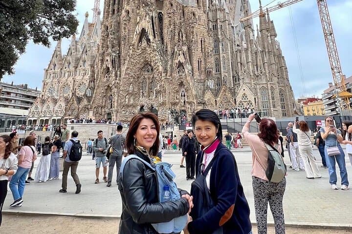 Private Half-Day Chauffeured Tour of Barcelona with Licensed Guide photo 3