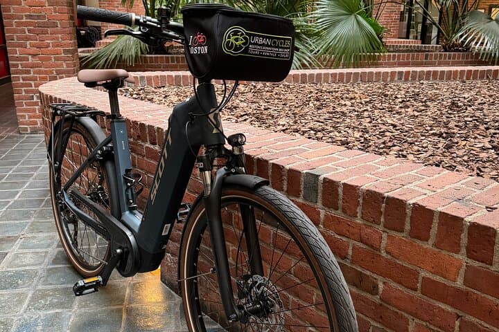 Boston E-Bike Rental — Comfort Electric Assist Bicycle for Waterfront & City Riding photo 4