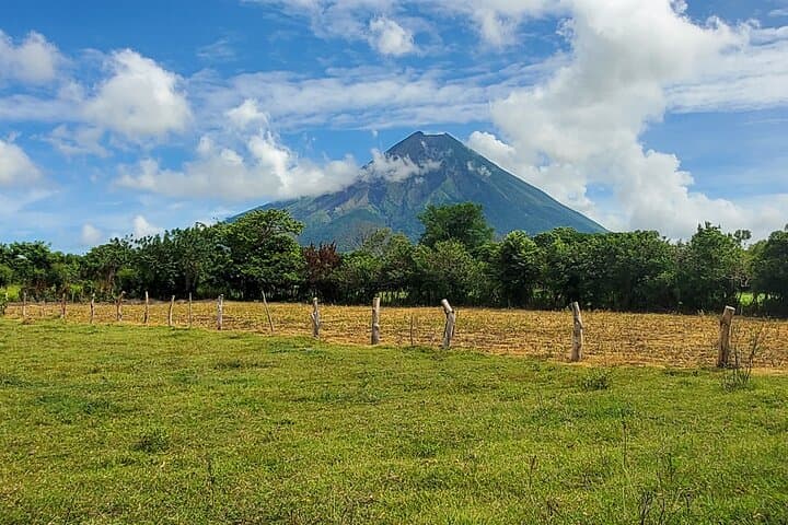 Concepción Volcano Trek on Ometepe: Full-Day Summit Adventure photo 6