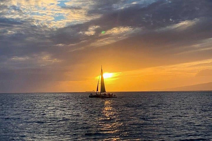 Waikiki Sunset Cocktail Cruise from Hilton Pier — 90-Min Catamaran Sail photo 3