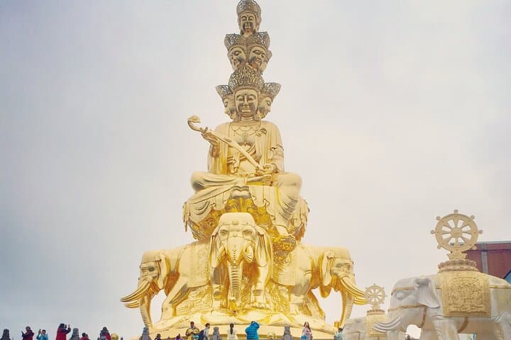 Leshan Giant Buddha & Emei Mt. Golden Summit: 2-Day Cultural Hike from Chengdu