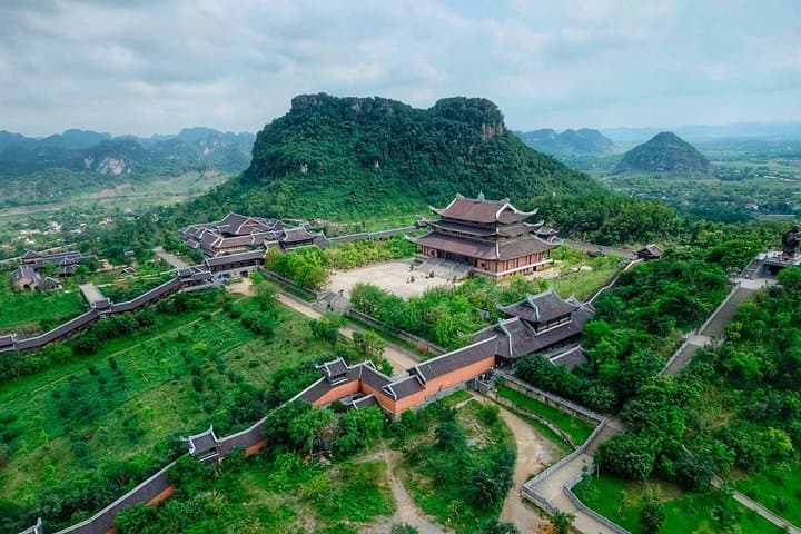 Bai Dinh, Trang An & Mua Cave: Full-Day Boat, Pagoda & Summit Trek from Hanoi photo 4