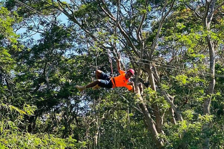 Sleeping Giant Zipline Adventure Park — 6-Hour Eco Zipline in Fiji photo 4