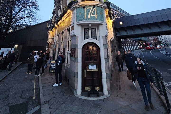 Historic London Pub Walking Tour: 3-Hour Gin Palaces & Taverns photo 4