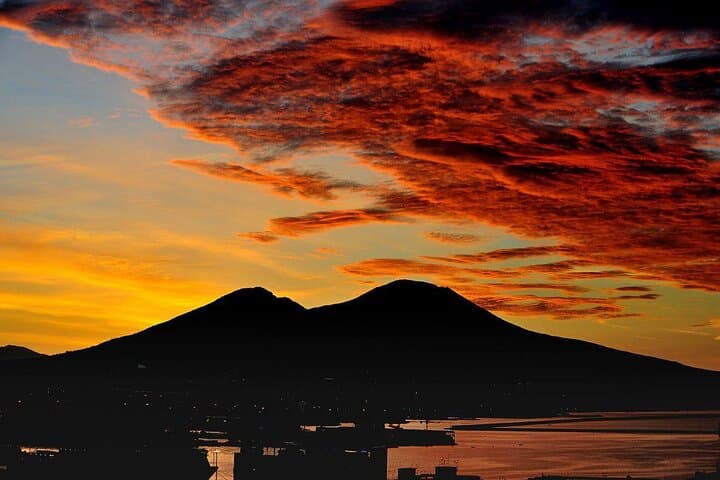 Sunset Hike to Mount Vesuvius Crater: Pompeii Evening Tour
