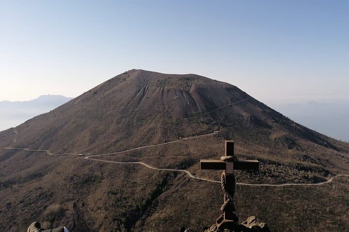 Sunset Hike to Mount Vesuvius Crater: Pompeii Evening Tour photo 5