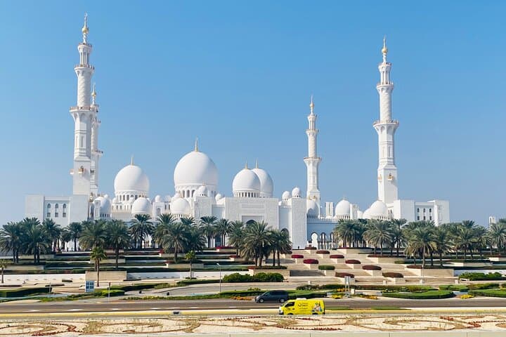 Abu Dhabi Full-Day Modern Tour: Sheikh Zayed, Qasr Al Watan & Louvre Highlights photo 4