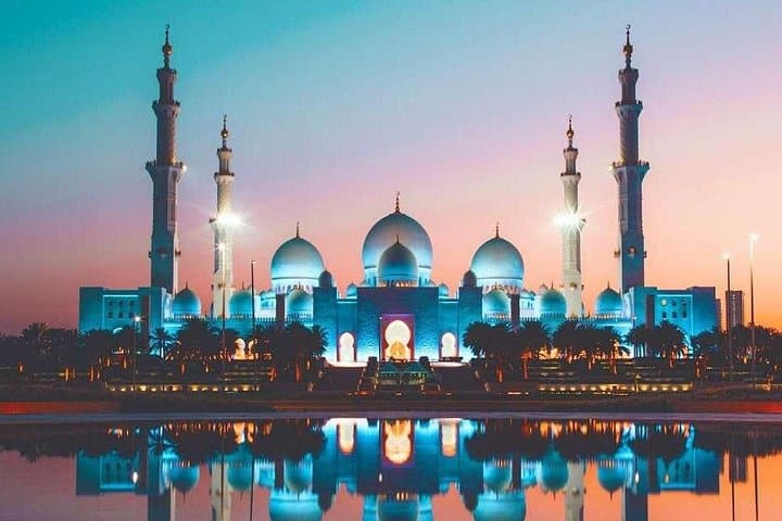 abu-dhabi-cultural-day-tour-from-dubai-grand-mosque-emirates-palace-heritage photo 1