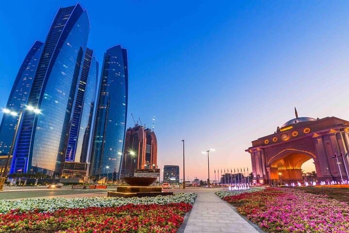 Dubai to Abu Dhabi Full-Day Private Tour — Sheikh Zayed, Qasr Al Watan & Corniche Highlights photo 4