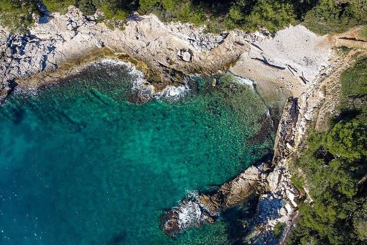 Solta Speedboat Tour from Trogir and Split: Cliffs, Hidden Beaches & Wreck Snorkel photo 2