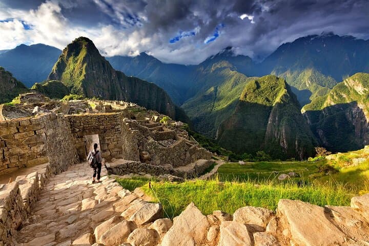 Inca Trail 2-Day Tour to Machu Picchu — Sun Gate, Wiñay Wayna & Aguas Calientes photo 2