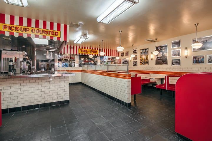 Tail O' the Pup Private Historical Hot-Dog Tour on Santa Monica Blvd photo 4
