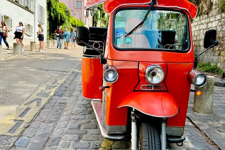 Explore Paris by Electric TukTuk: Private 4-Hour Highlights Tour photo 3