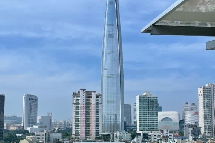 Seoul Line 2 Circular Tour: Explore Hongdae, Gangnam, COEX & Seongsu by Subway photo 1