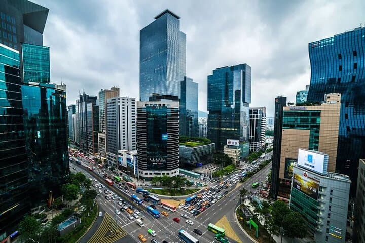 Seoul Line 2 Circular Tour: Explore Hongdae, Gangnam, COEX & Seongsu by Subway photo 2