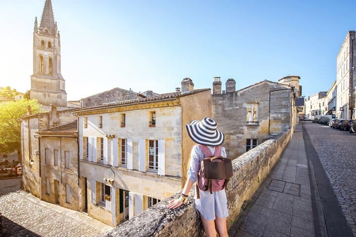 Isaac Newton’s Trail: Puzzle Walk Through Saint-Émilion’s Medieval Lanes